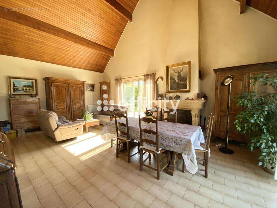 Maison à MEULAN