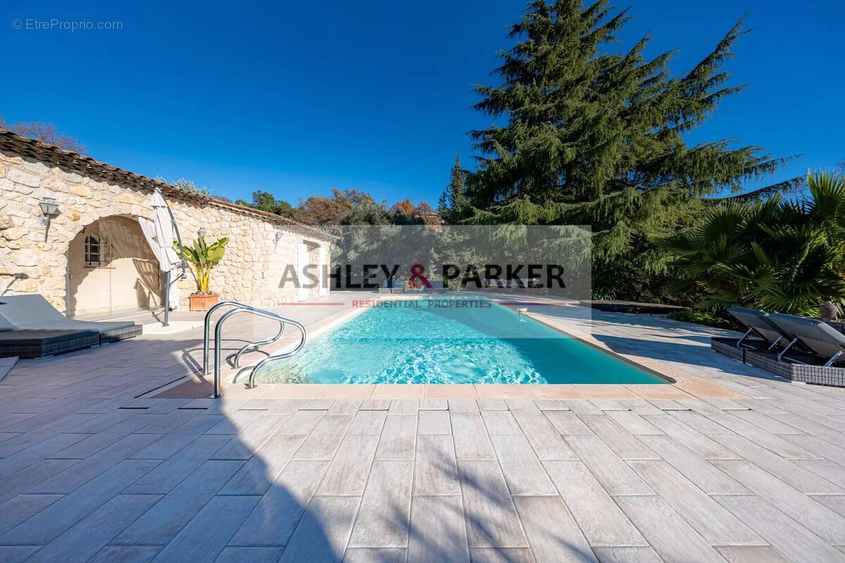 Maison à PEYMEINADE