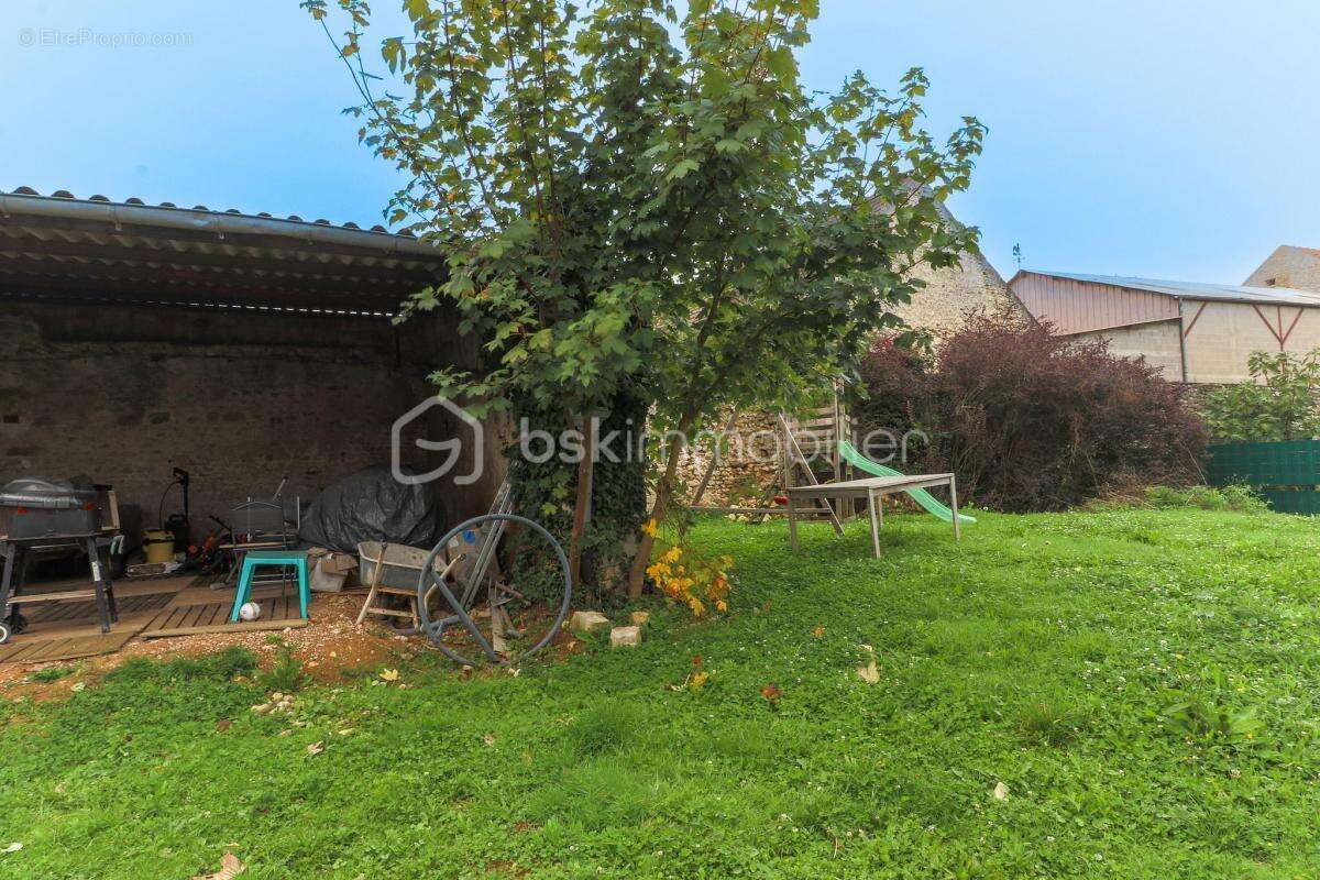 Maison à MORIGNY-CHAMPIGNY