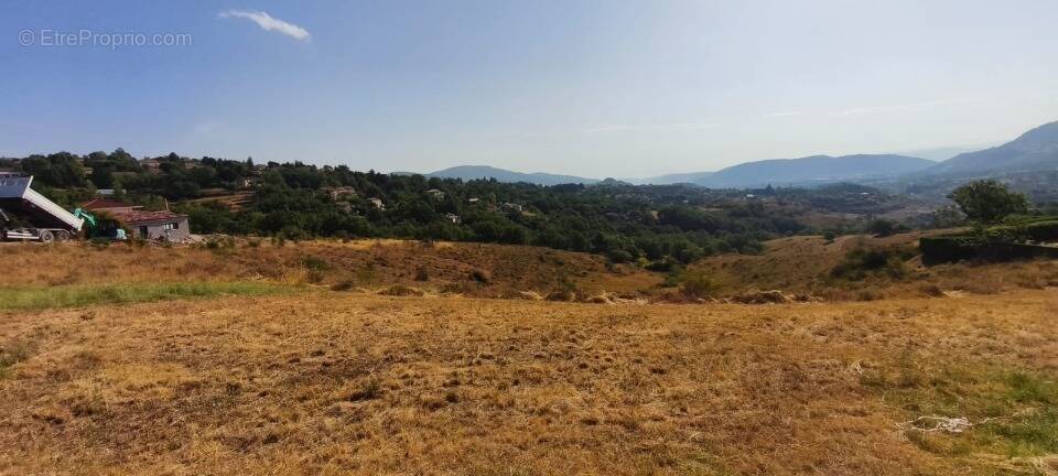 Terrain à VEYRAS