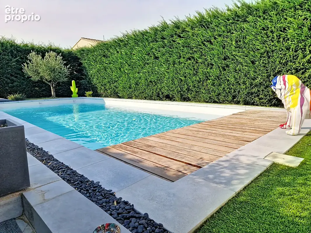 Maison Pujaut 6 pièce(s) 203 m2 habitables plus garage sur une parcelle de 1022 m² avec piscine. - photo 12