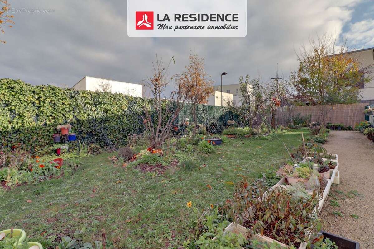 Maison à JOUY-LE-MOUTIER