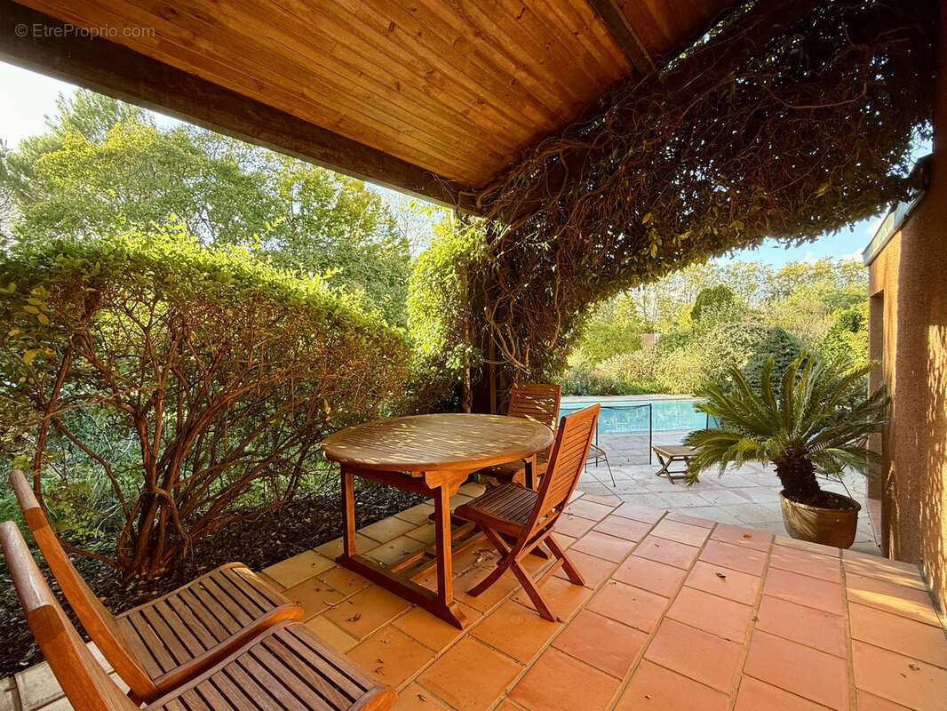 Maison à MONTAIGUT-SUR-SAVE