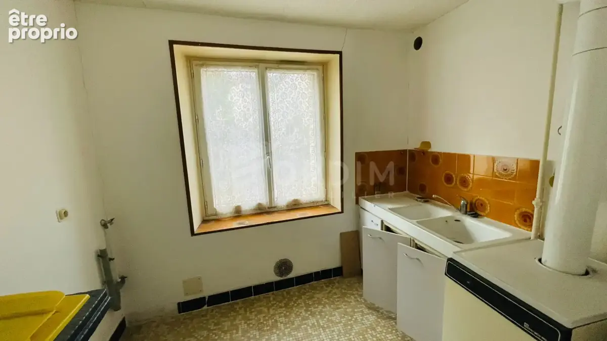 Maison de village à rénover avec terrain de loisirs - photo 6