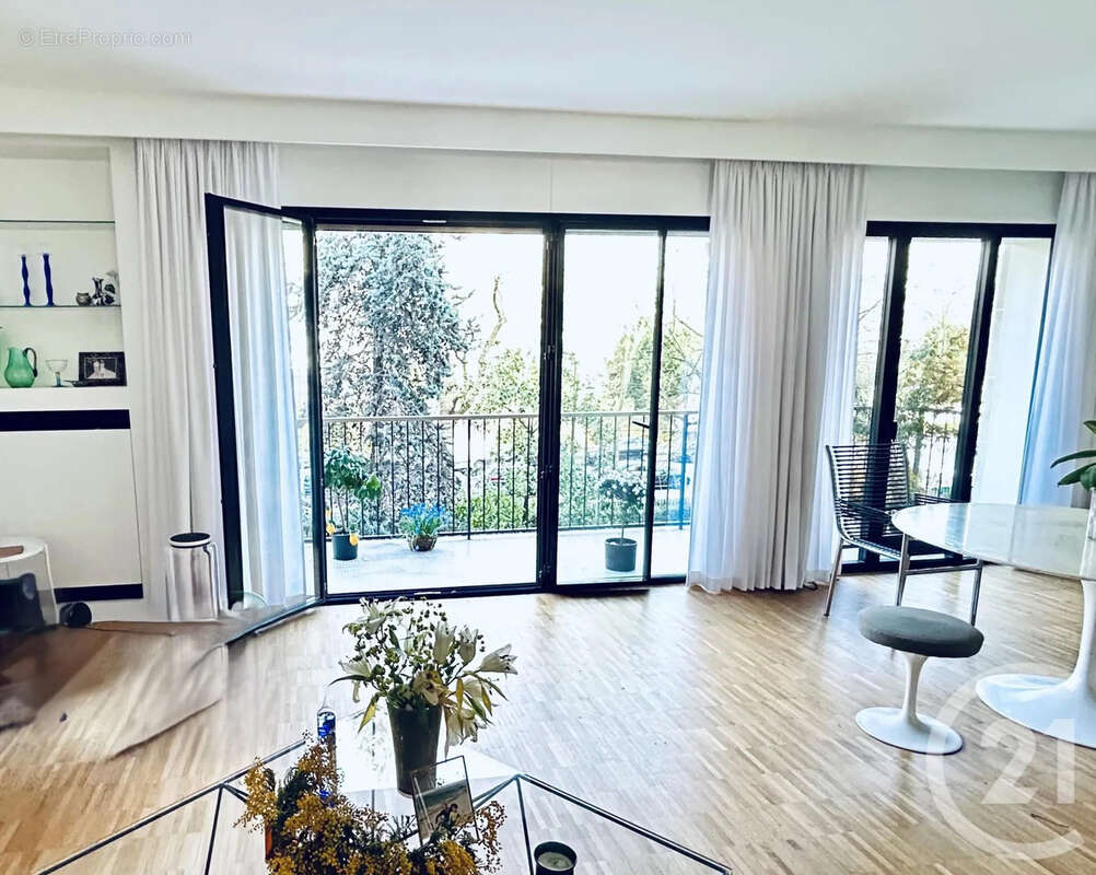Appartement à NEUILLY-SUR-SEINE