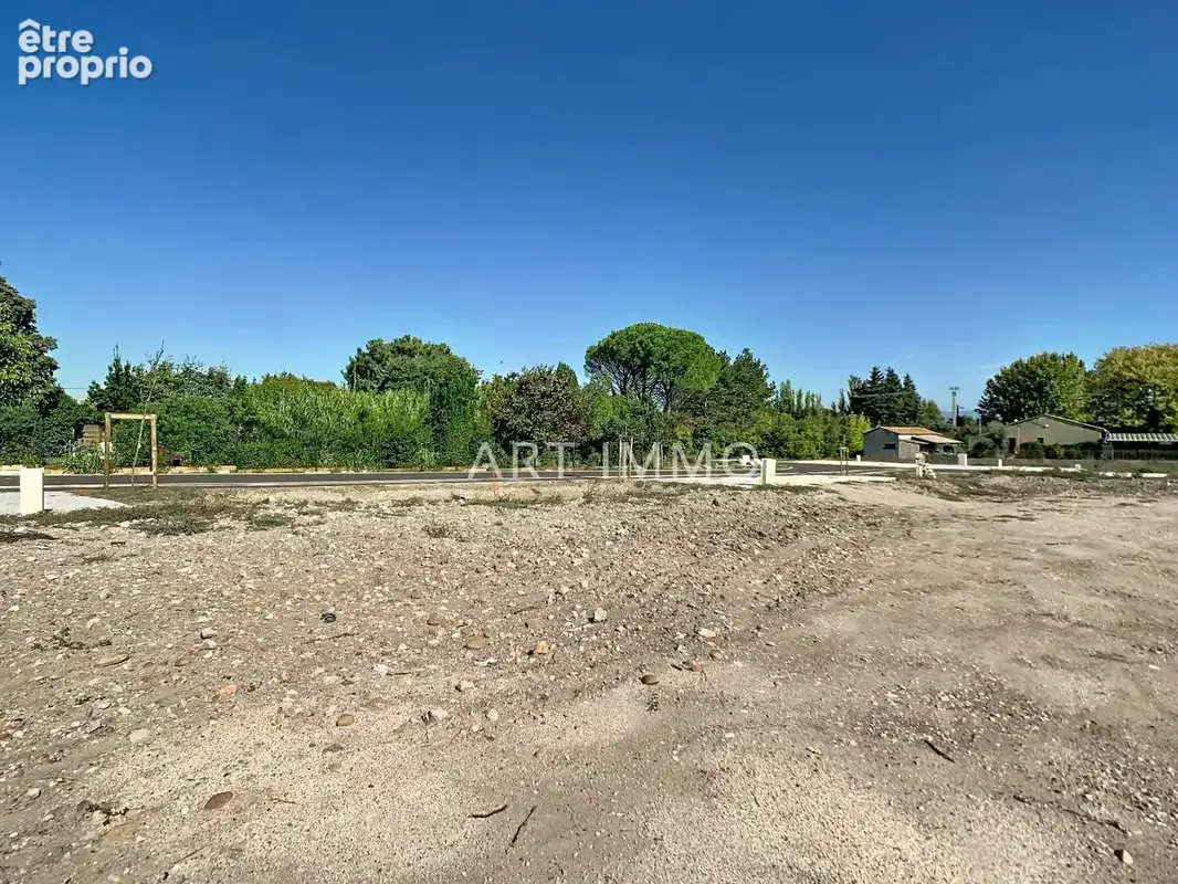 Terrain à CHATEAUNEUF-DE-GADAGNE