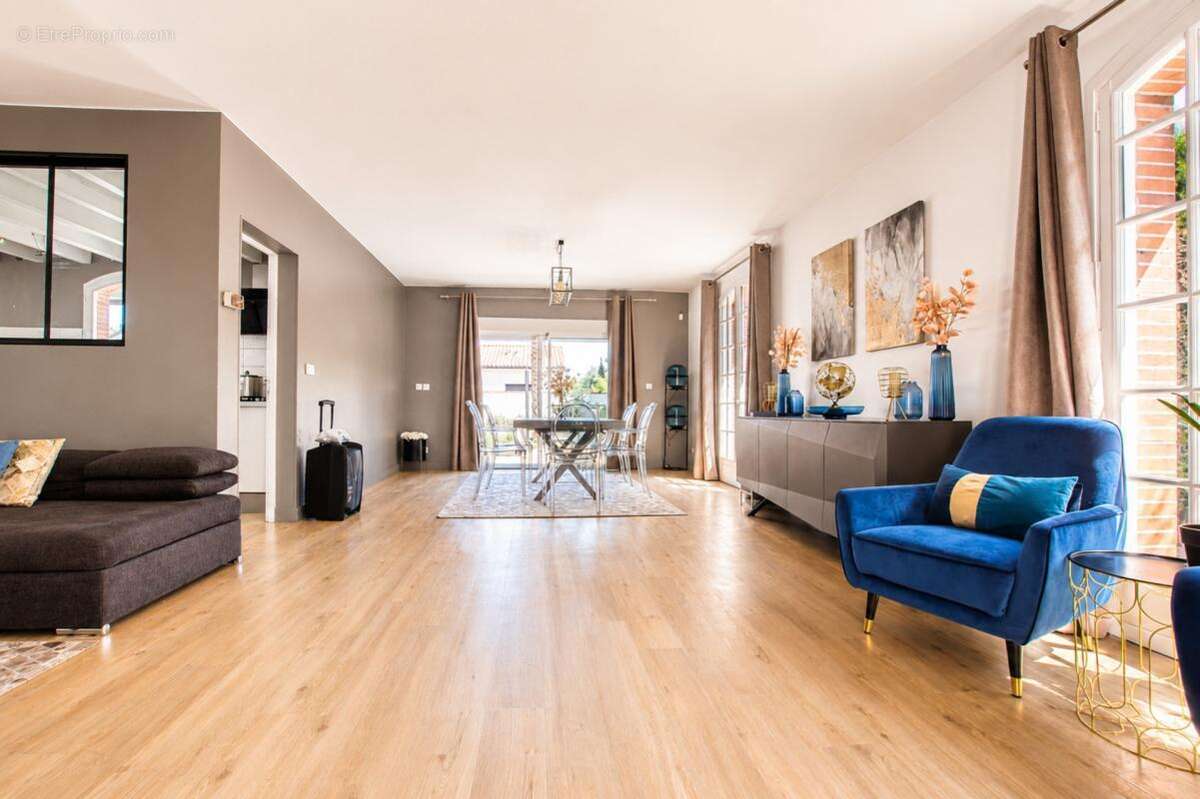 Launaguet – superbe maison familiale de 170 m² avec piscine sur terrain de 1 357 m² - photo 5