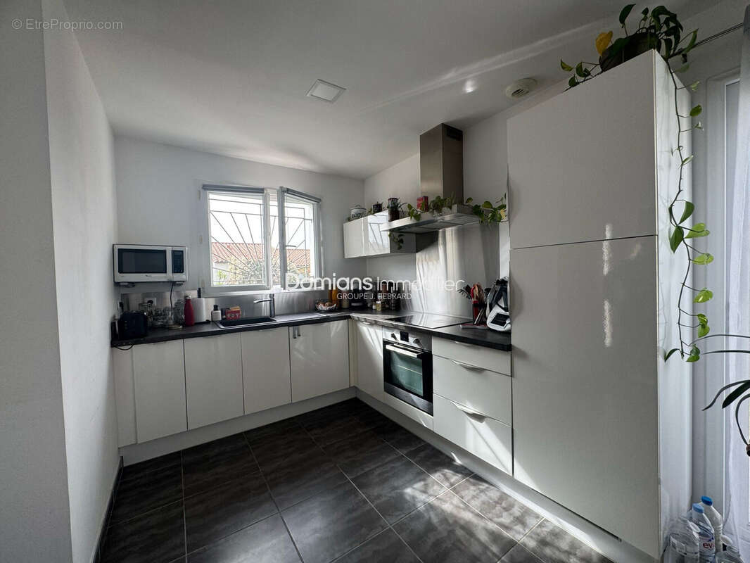 Maison 80 m² à Trouillas  - photo 4