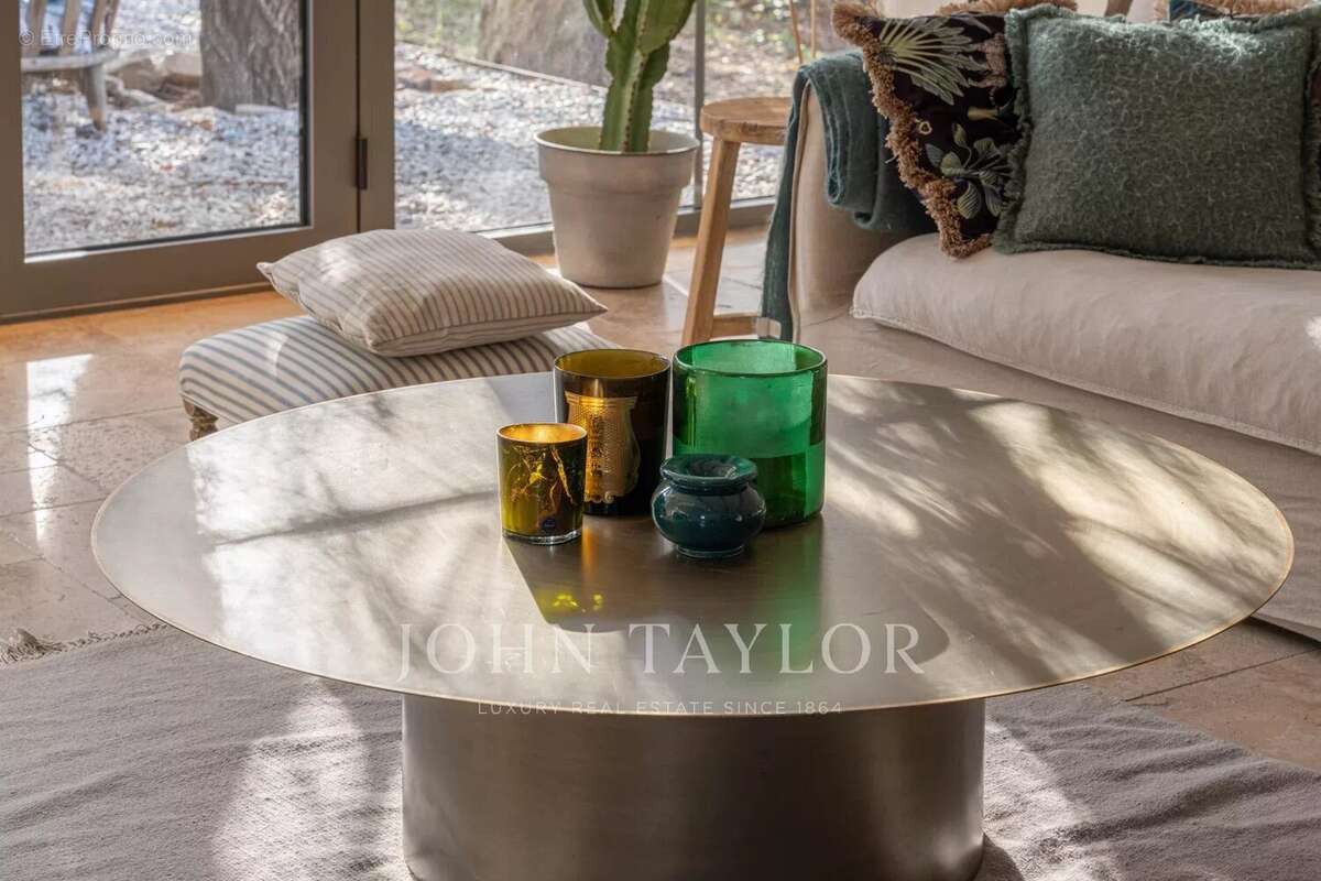 Maison à VAUVENARGUES