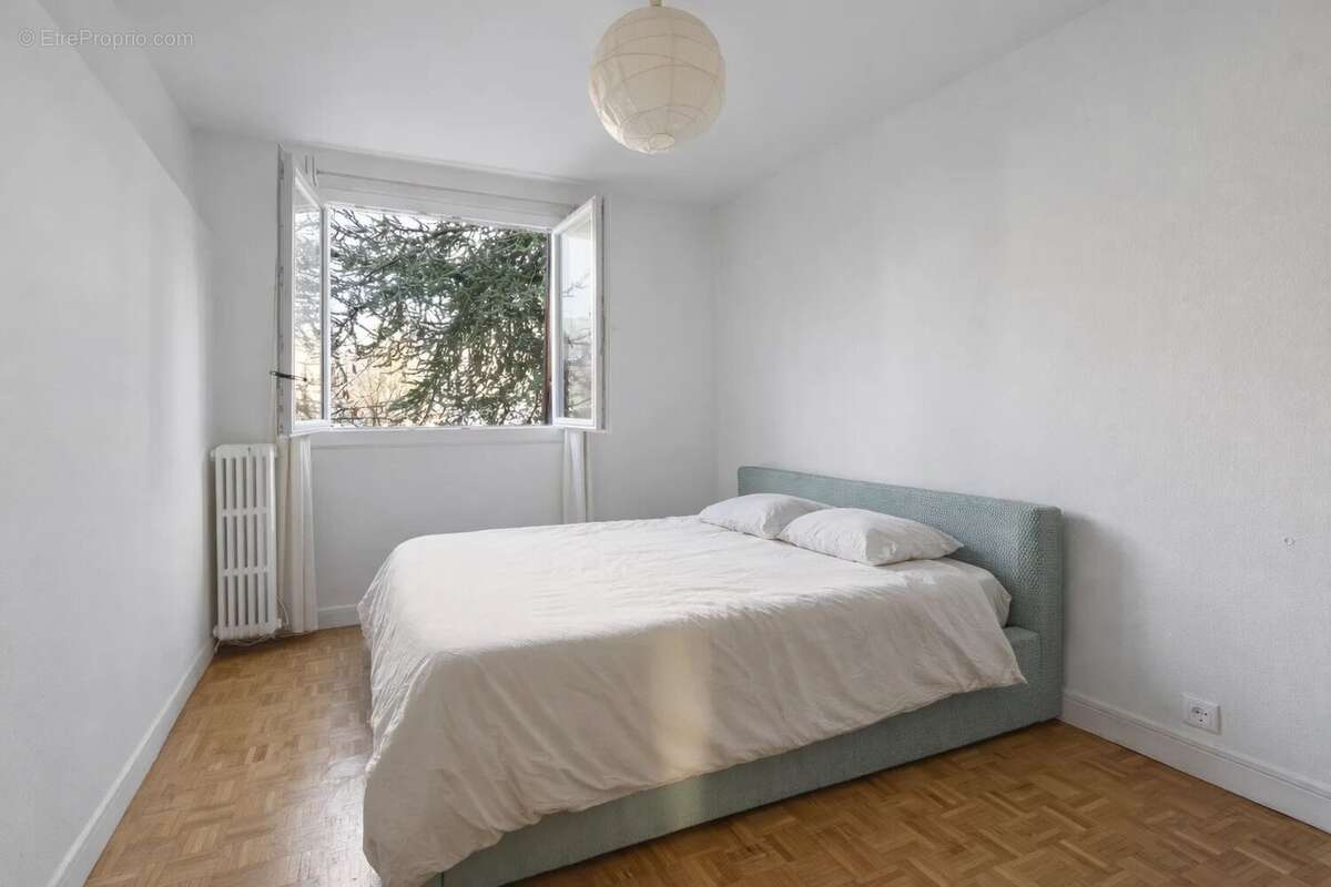 Appartement à ISSY-LES-MOULINEAUX