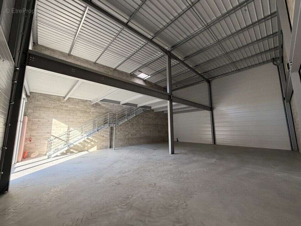 Commerce à LA TESTE-DE-BUCH