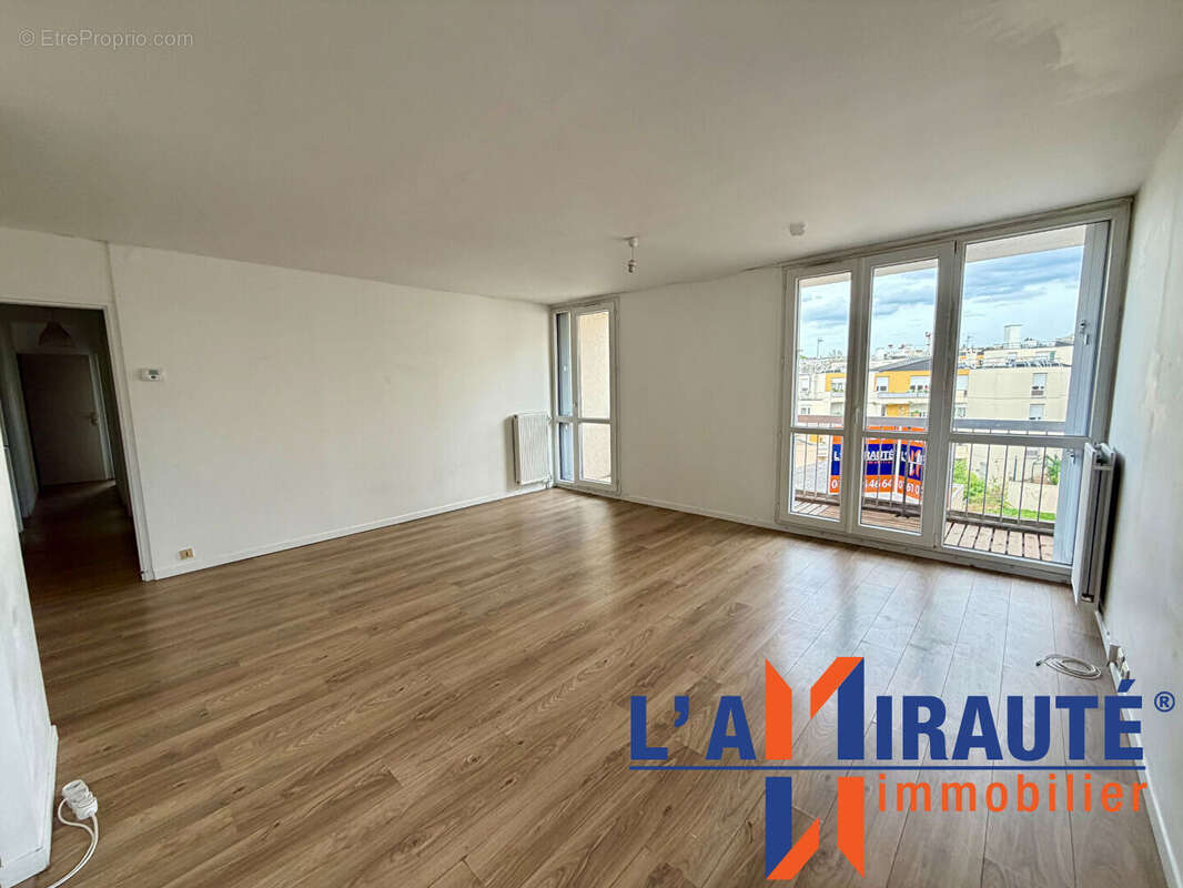 Appartement à SARTROUVILLE