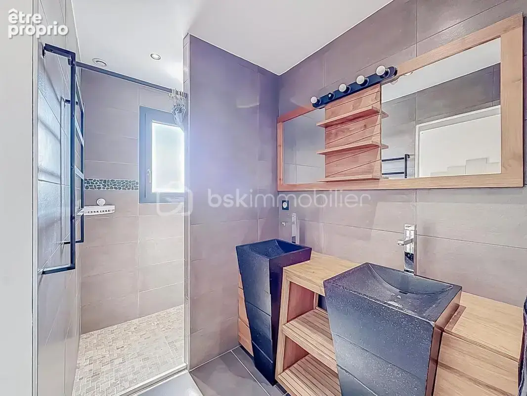 *** superbe villa contemporaine de 247 m² – grand garage de 110 m² – nissan-lez-enserune *** - photo 22