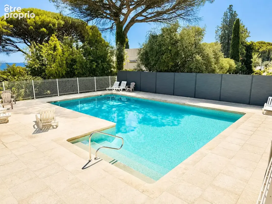 Appartement 71 m² à Sainte-Maxime  - photo 2