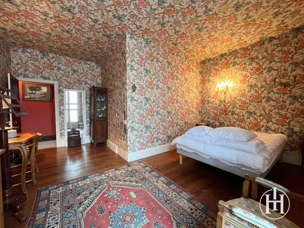 Maison à SAINT-AMAND-MONTROND