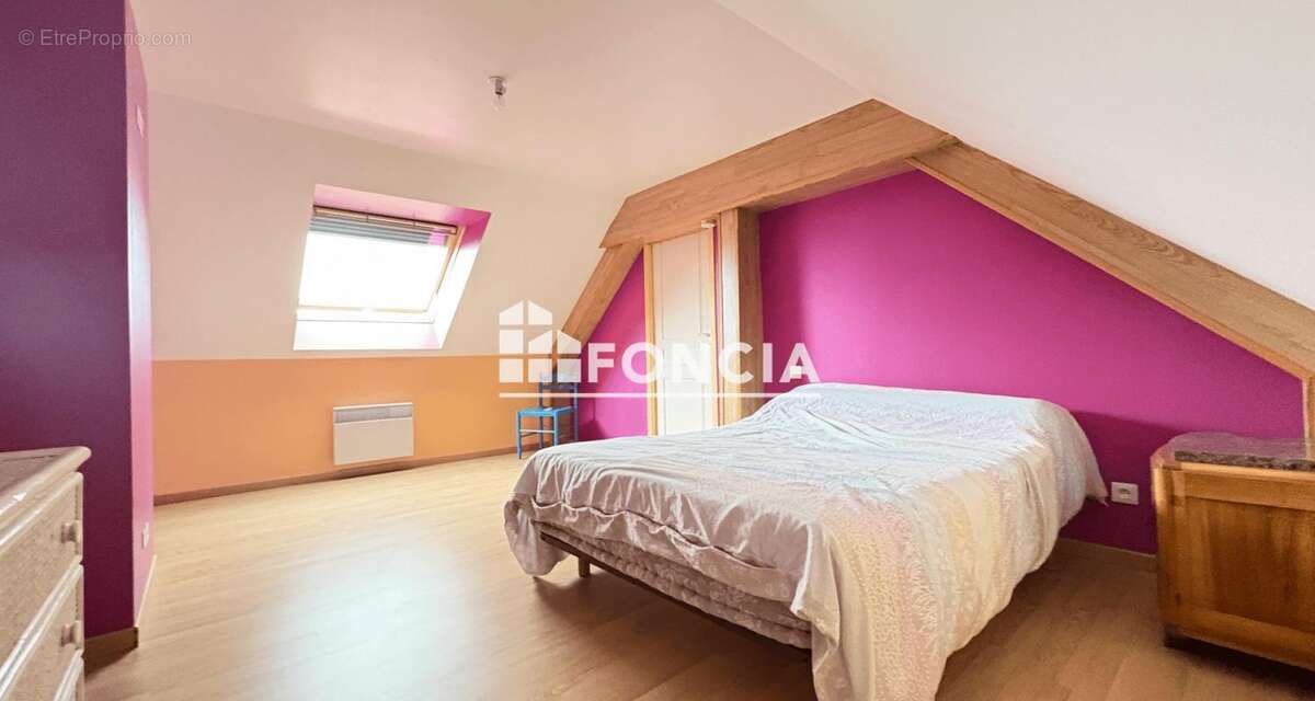 Maison à YVRE-L&#039;EVEQUE