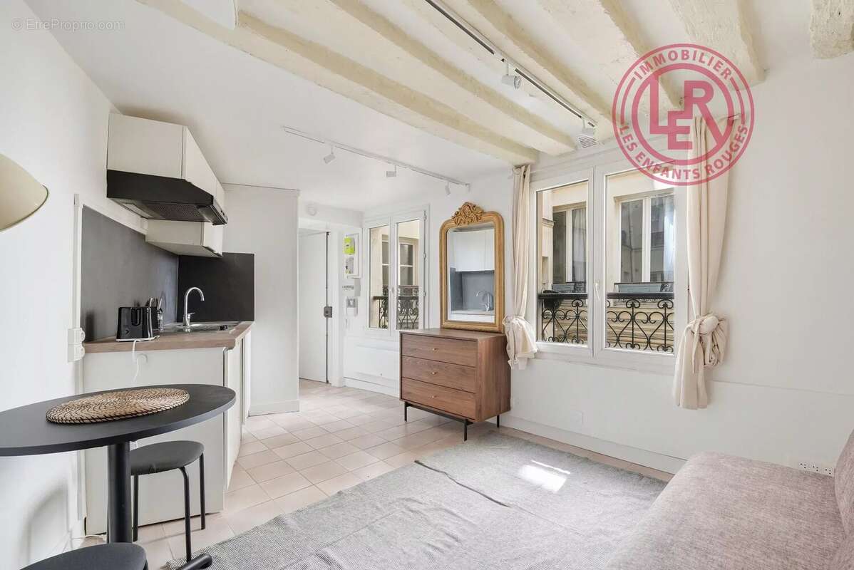 Appartement à PARIS-3E