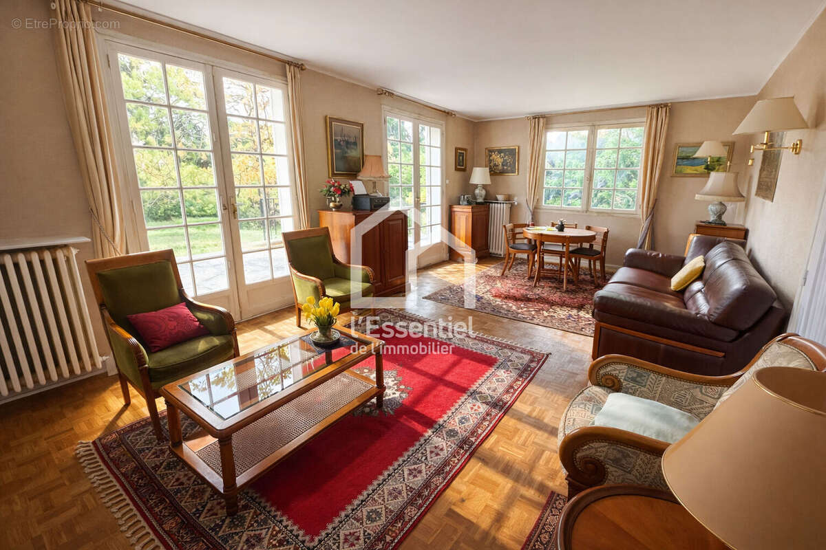 Maison à VERNEUIL-SUR-SEINE