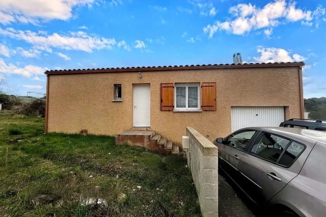 Maison à MONTOULIEU