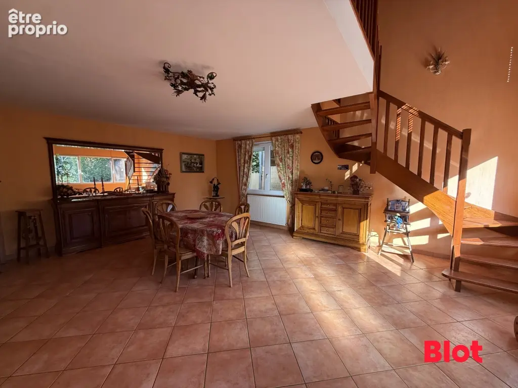 Maison 8 pièces 146 m² à vendre à Retiers (35240) - photo 4