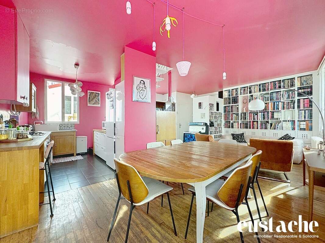 Appartement à LES LILAS