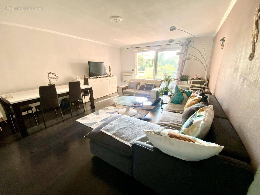 Appartement à VILLENEUVE-LOUBET