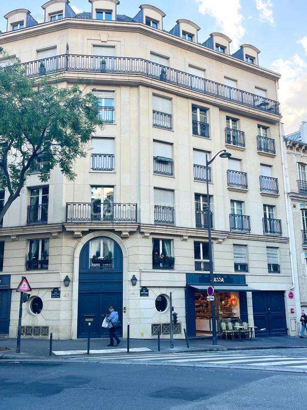 Parking à PARIS-16E