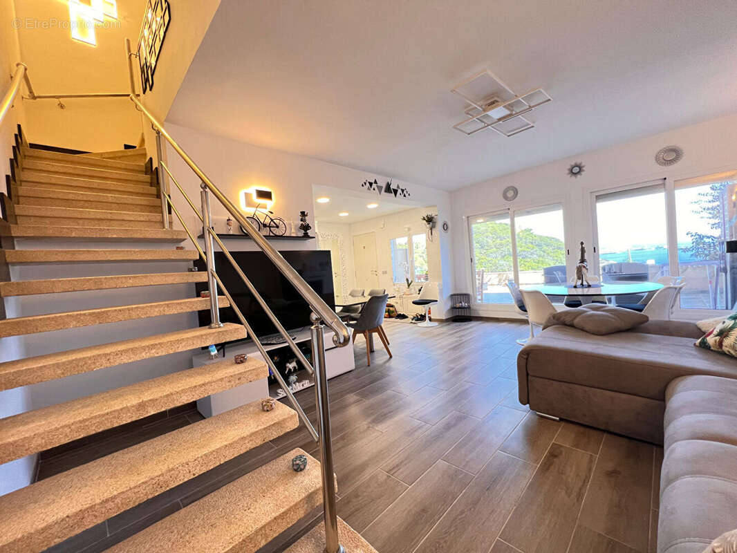 Appartement à BEAULIEU