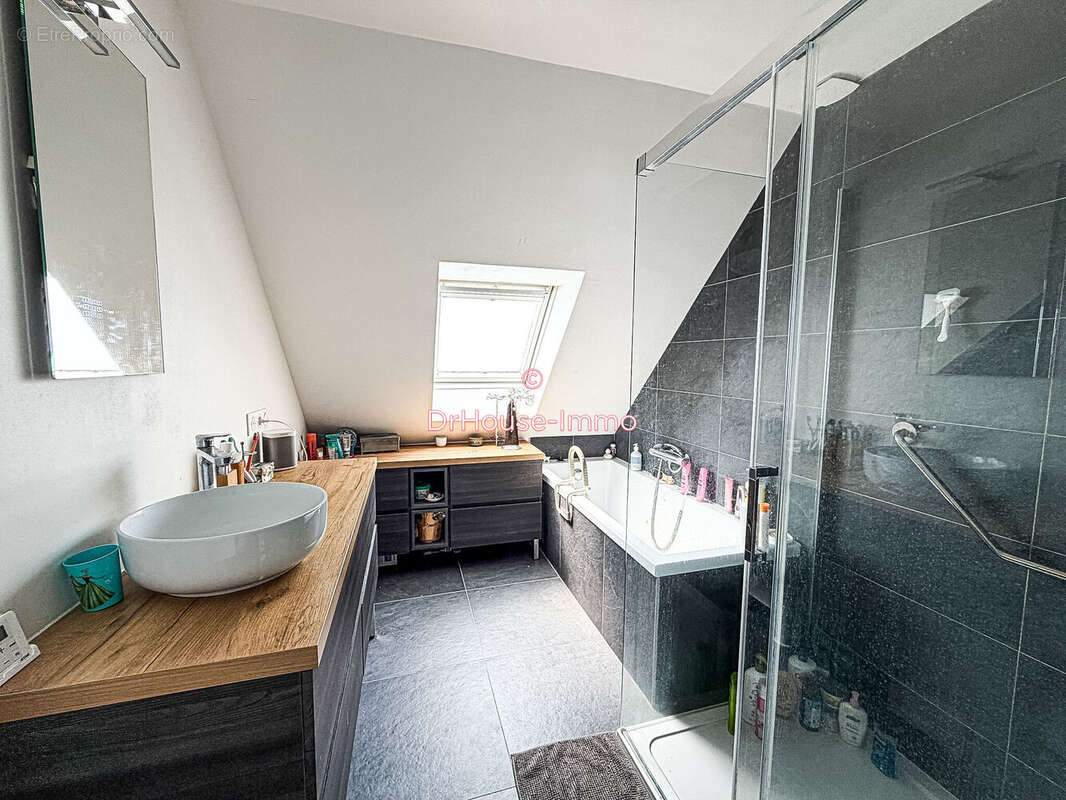 Maison 136 m² à Genech  - photo 8