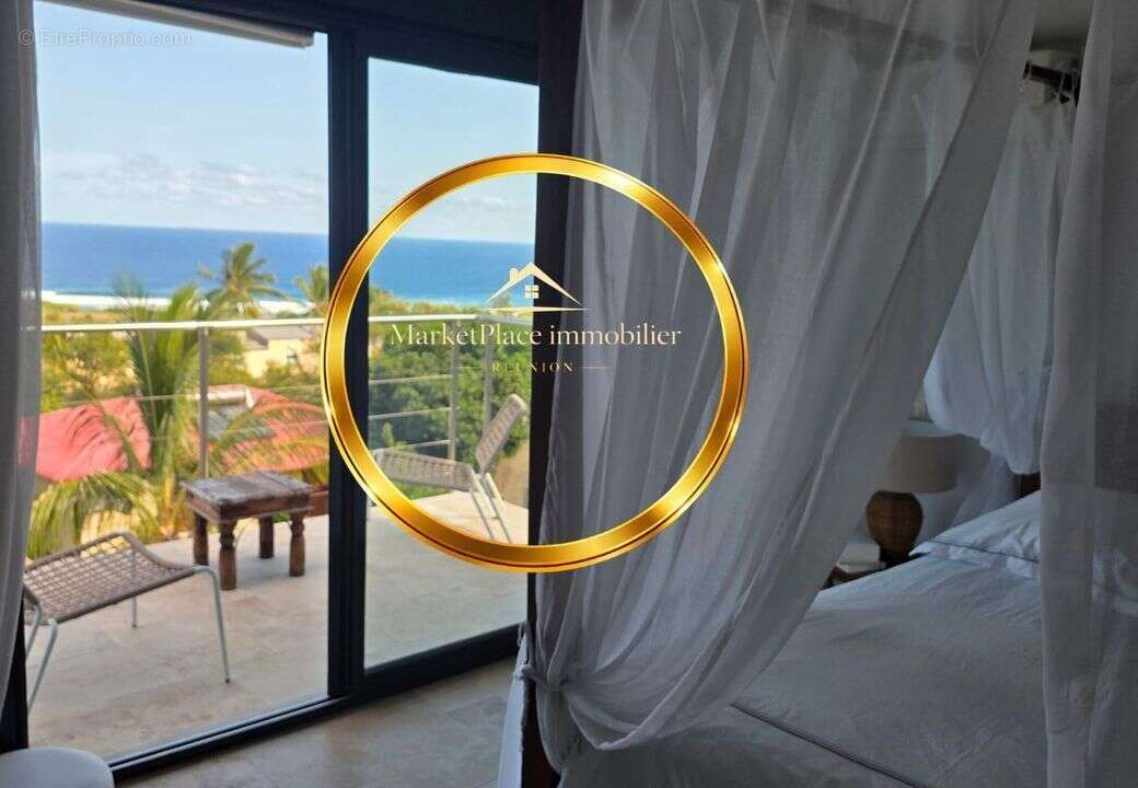 2 chambres avec terrasse privative - Maison à SAINT-LEU