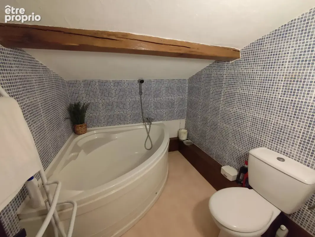 Jolie maison de 2 chambres avec grand jardin et grange, près de Civray - photo 12