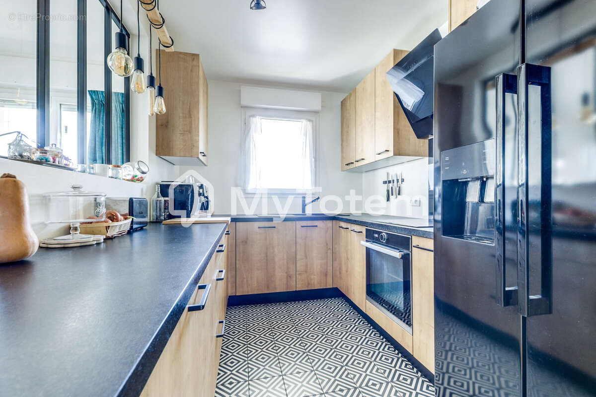 Appartement à COURBEVOIE