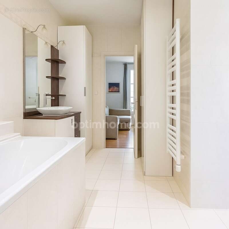 Appartement à LEVALLOIS-PERRET