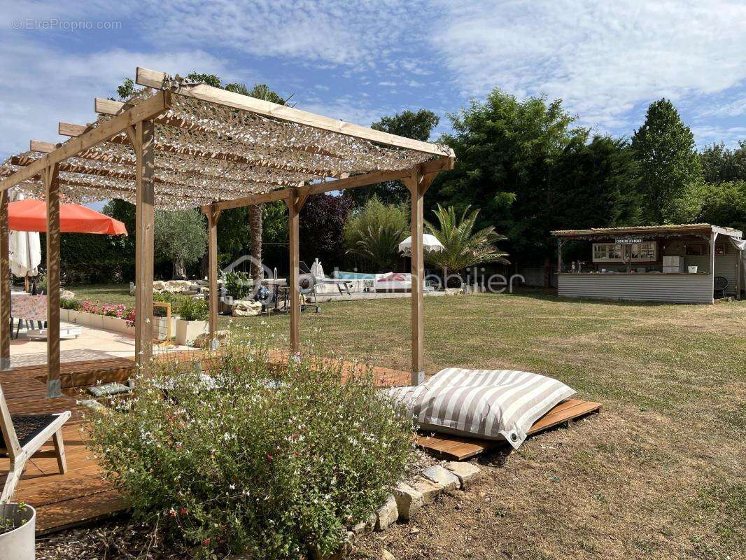Niort Surimeau - propriété 350 m² habitable - photo 19