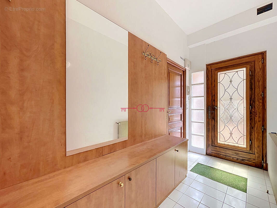 Appartement 4 pièces de 90,56 m² Carrez avec cave de 50 m² et parking - photo 4