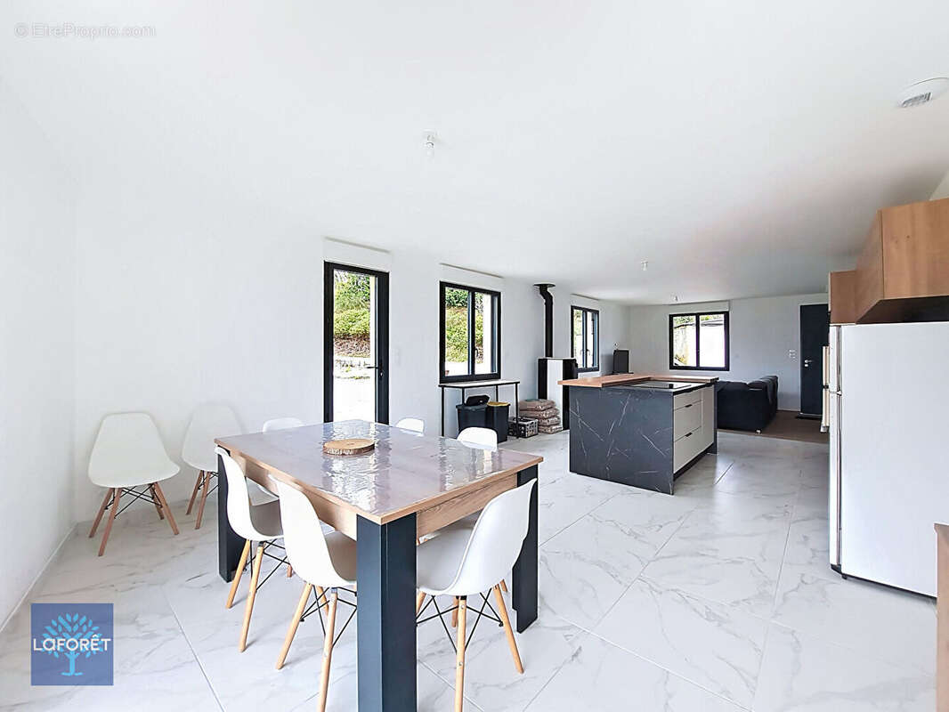 Maison à SAINT-ELLIER-DU-MAINE