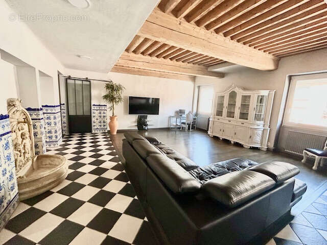 Appartement beaucoup de cachet dans immeuble ancien - photo 3