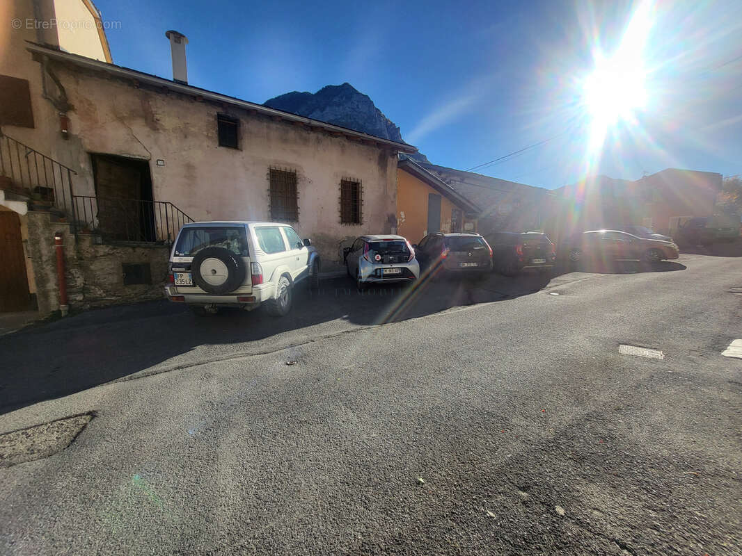 Autre à TENDE