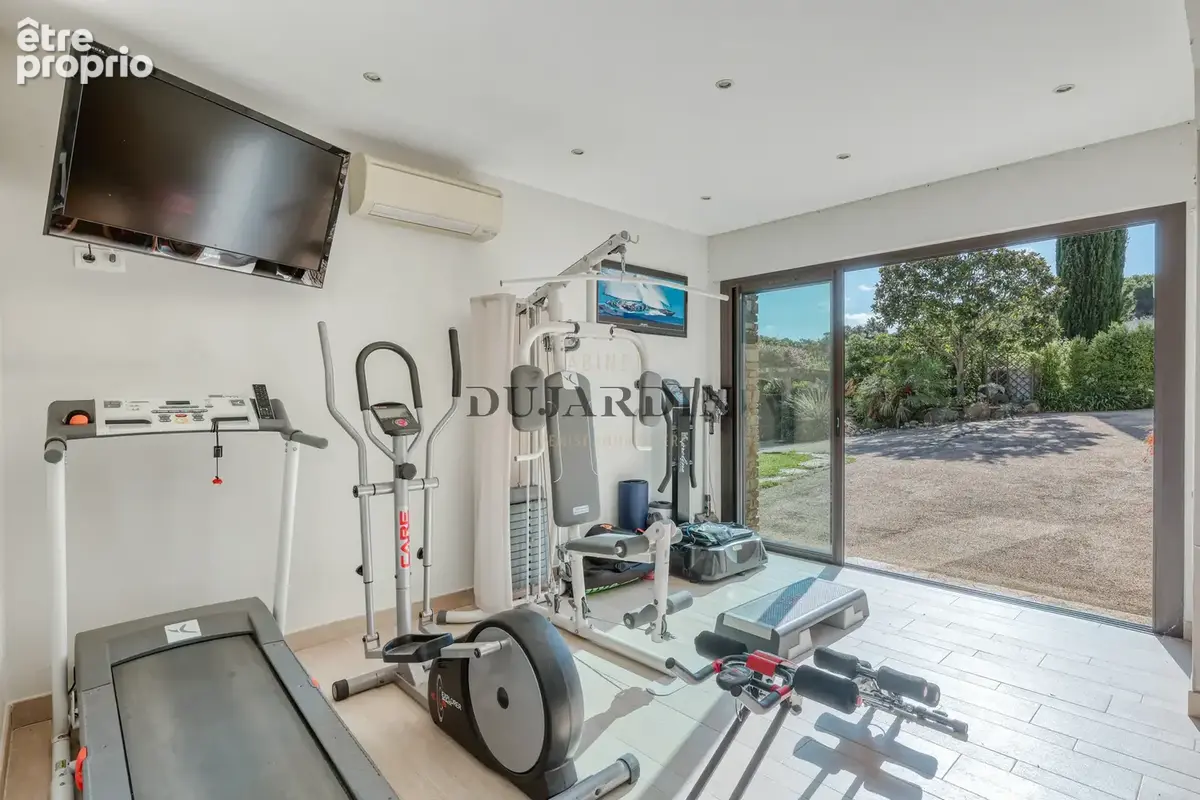 Villa au gaou benat avec piscine et superbe jardin paysager - photo 11
