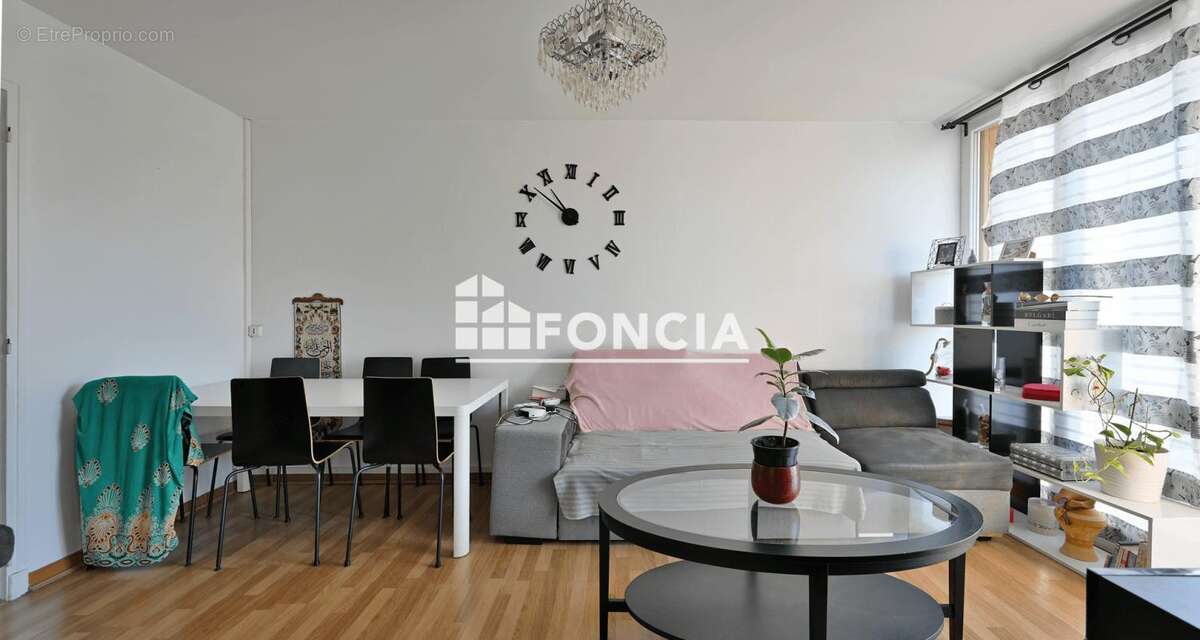 À vendre – Appartement T2 traversant de 52 m² avec terrasse, garage, cave et locataire en place - photo 3