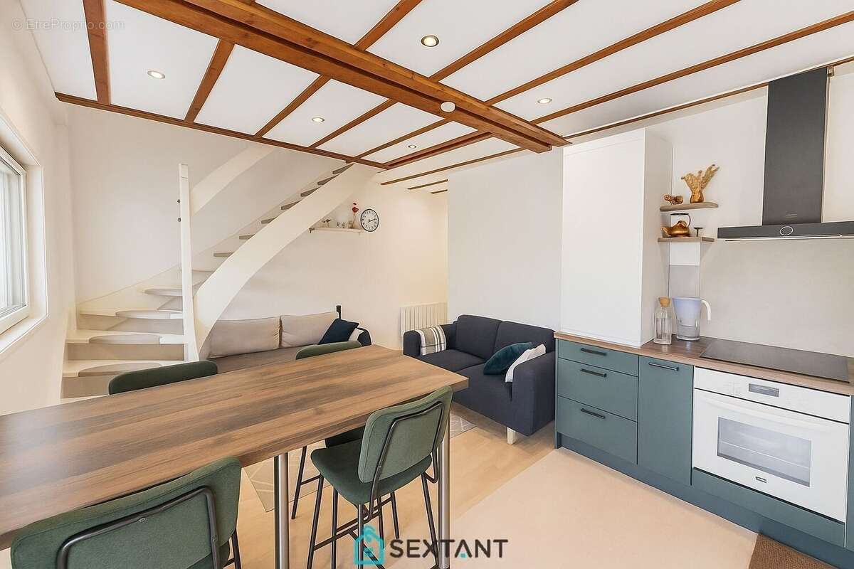 GRILLY- Bel appartement atypique de type T3 56 m² (76 m² utiles) - 415.000  - photo 2