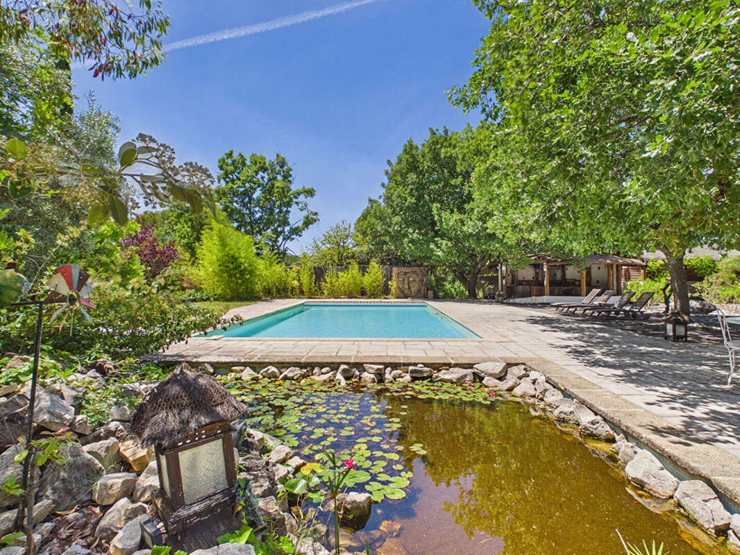 Villa 400 m2  sur 3411m² avec piscine, jacuzzi et dépendances - photo 3