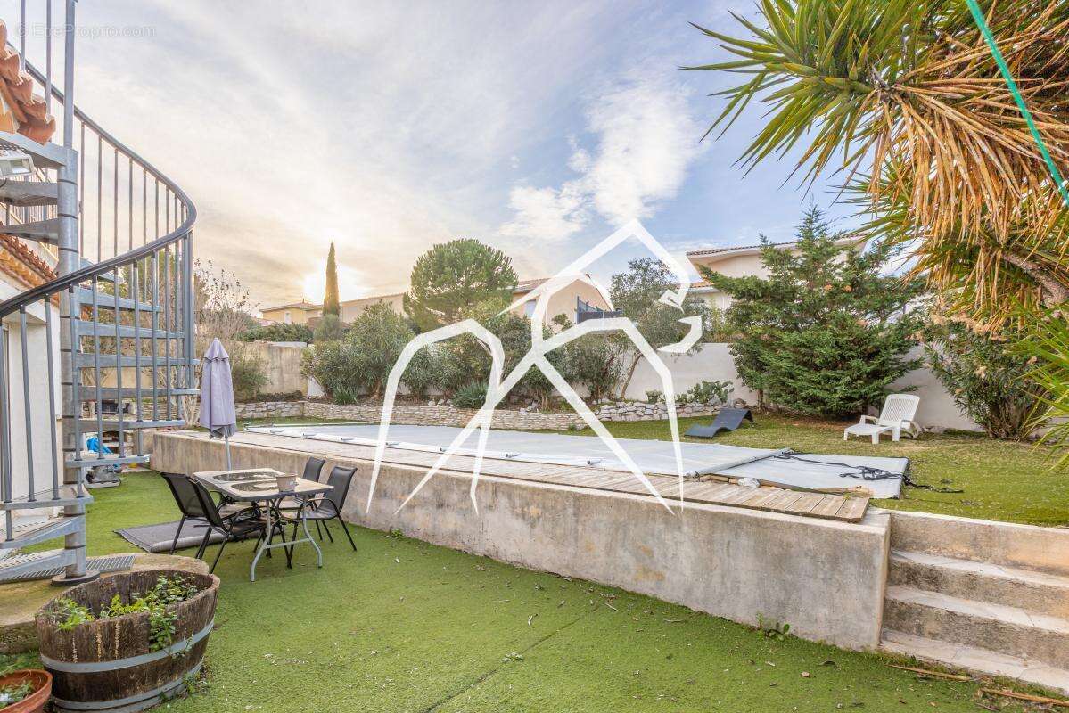 Maison à COURNONSEC