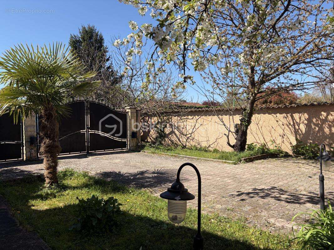 Maison à LA VERPILLIERE