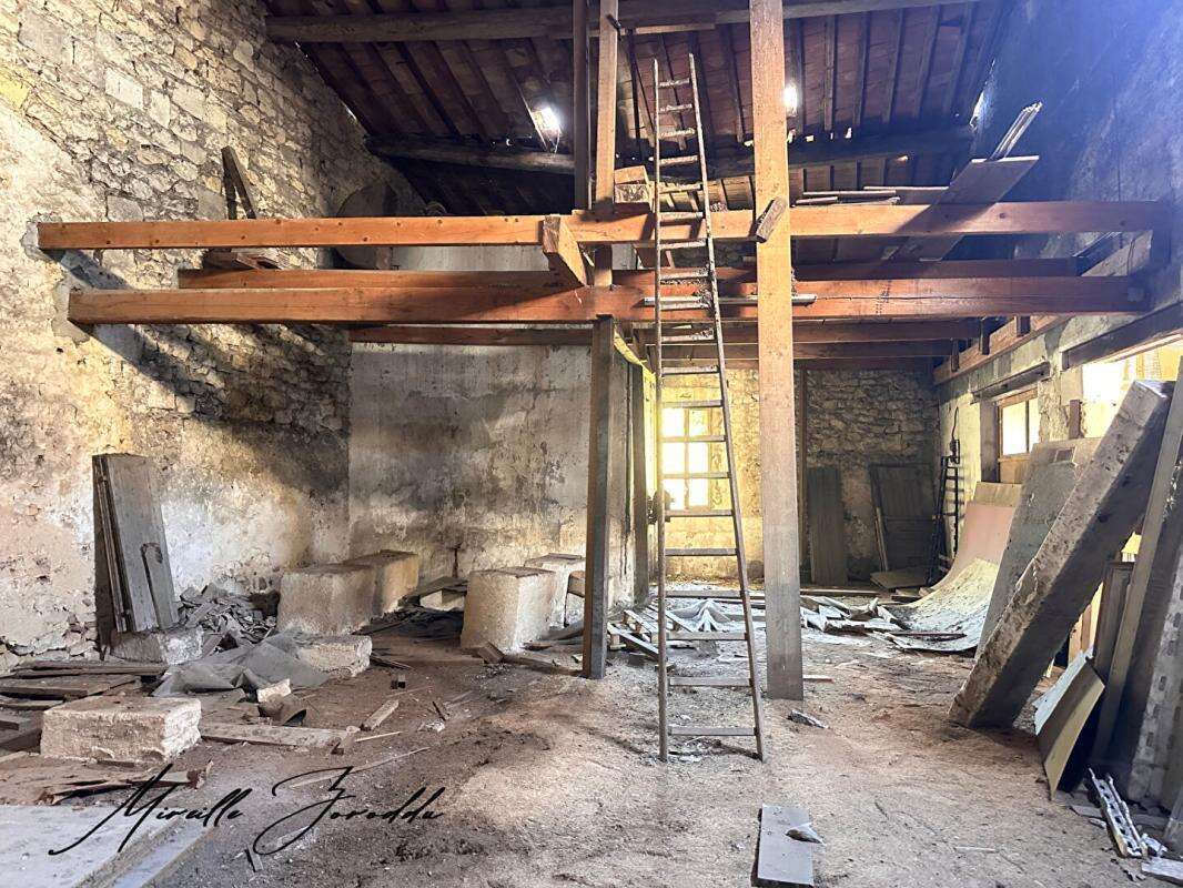 Appartement à JONQUIERES-SAINT-VINCENT