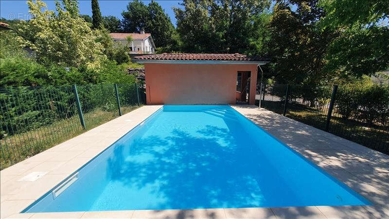 Appartement proche centre village  T2  de 45 m² avec jardinet et cellier - photo 2