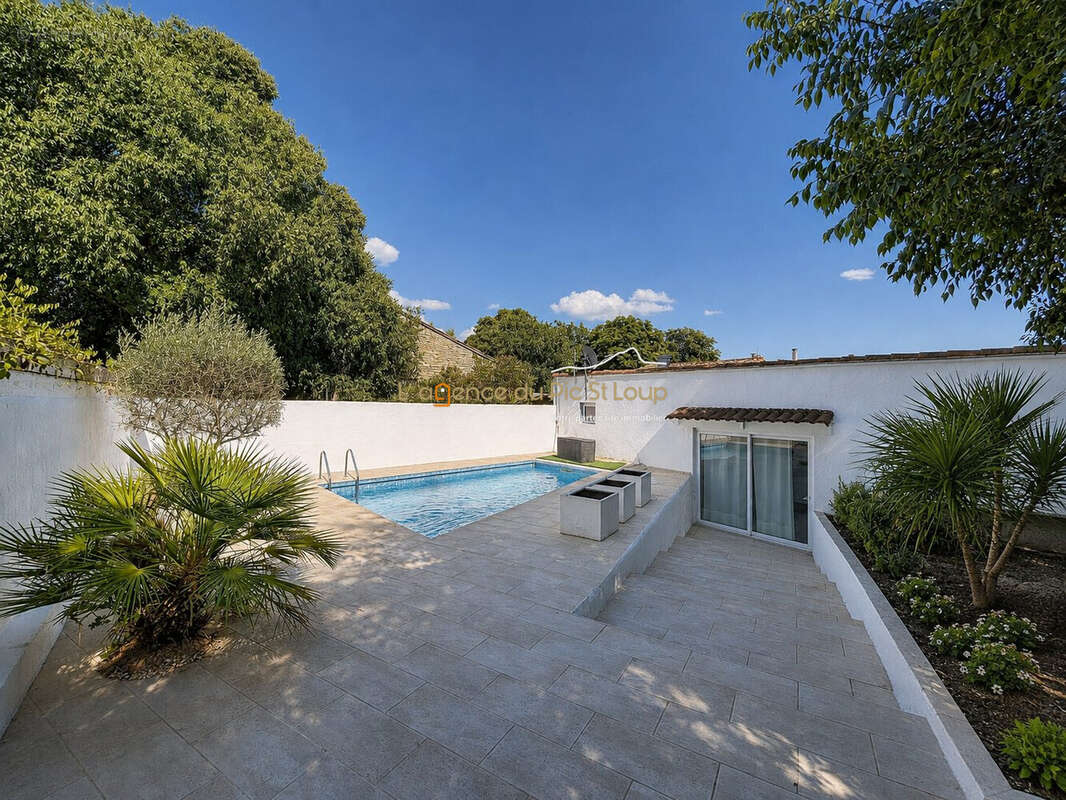 Maison 65 m² à Corconne  - photo 7