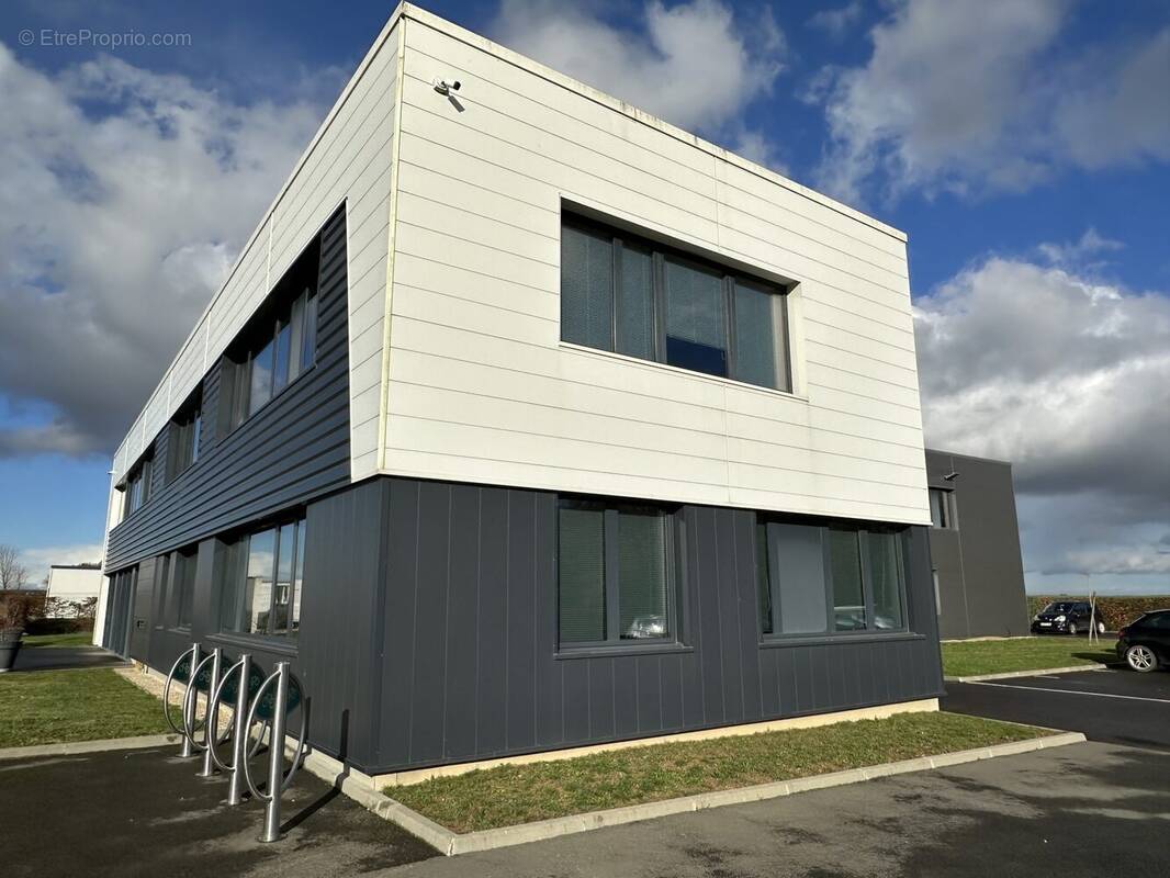 Commerce à NOGENT-LE-PHAYE