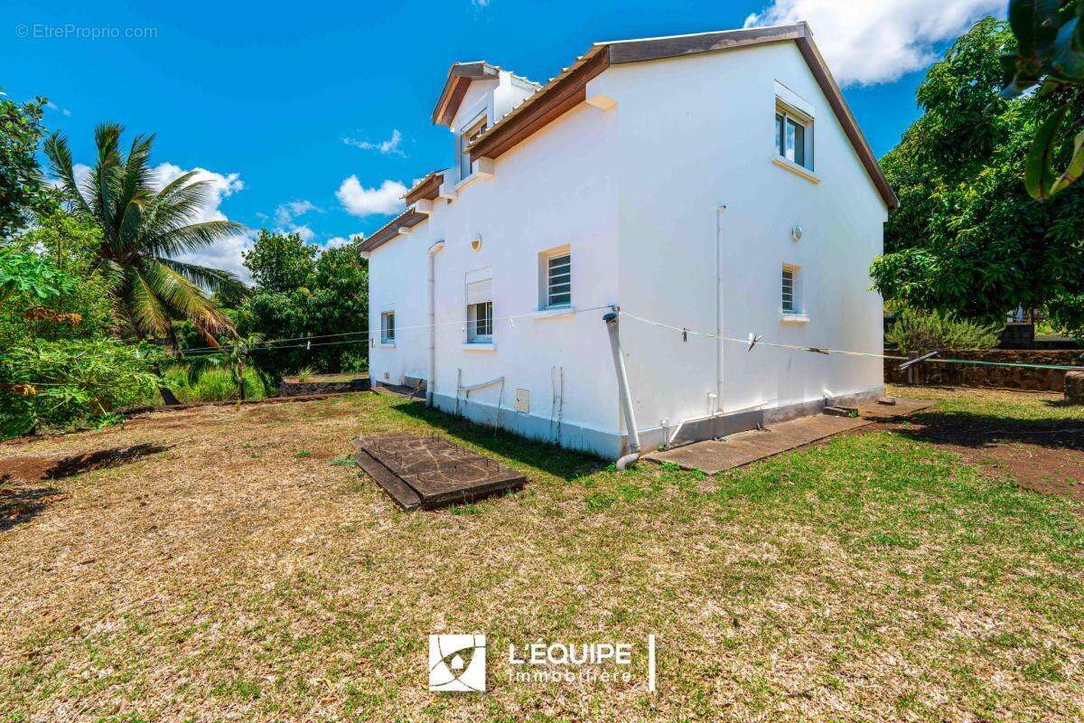 Maison 148 m² à Saint-Denis  - photo 3