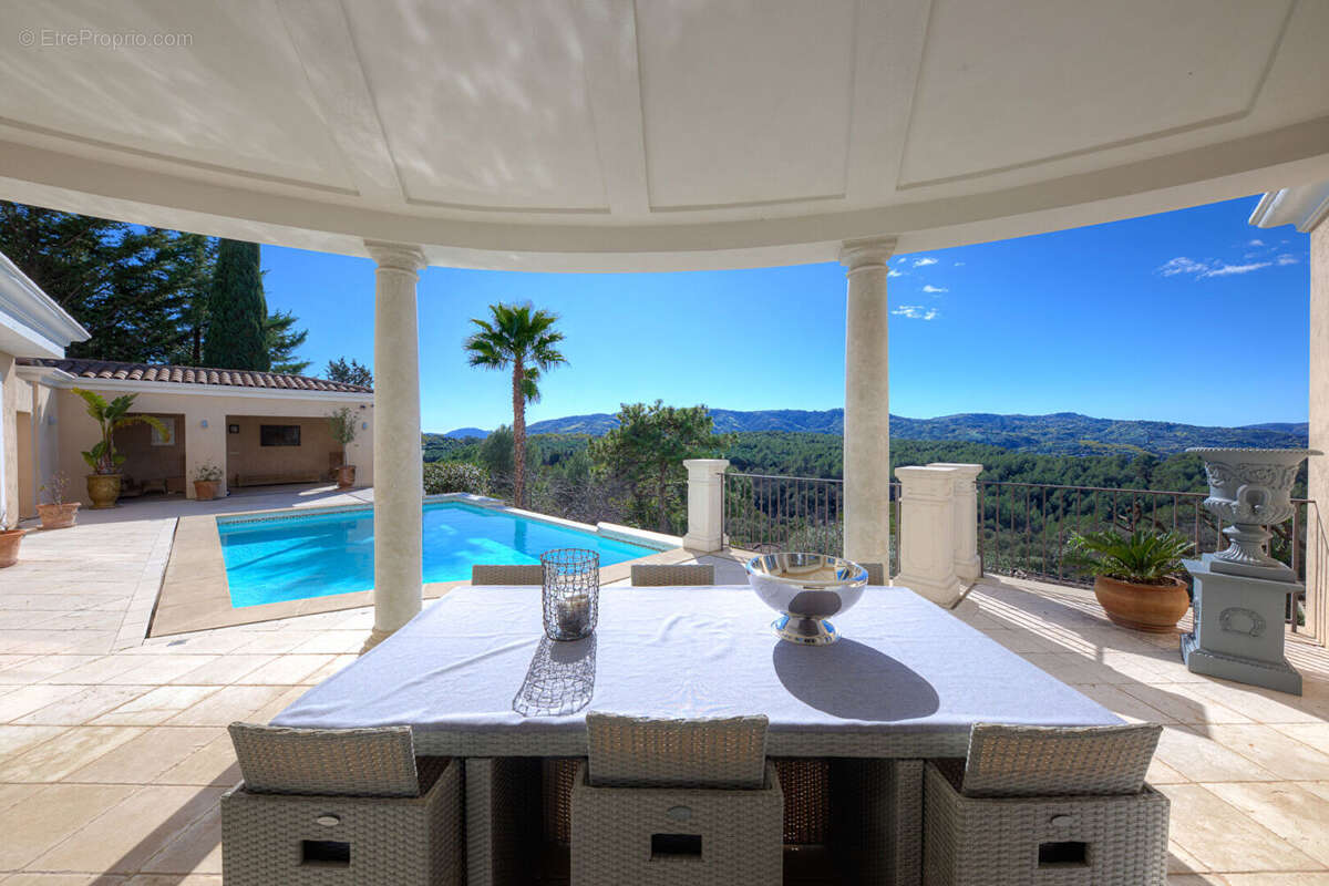 Maison à MOUANS-SARTOUX